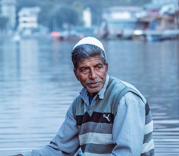 Old Man Shikara Kashmir Man Dal Lake Shikara Ride